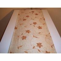Stylischer Tischläufer, Jacquard-Polyester Mischgewebe in beige mit geprägten Blumenmuster in 40x140cm, waschbar bis 40° Bild 1