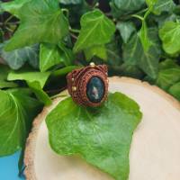 Makramee Ring mit Moos-Achat und Messing-Perlen Bild 2