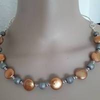Schönes Collier aus kupferfarbenen Perlen und mattsilbernem Hämatit Bild 3