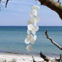 Windspiel aus großen Capizmuscheln | weiß natur | Capiz & Holz | 55 cm Bild 2