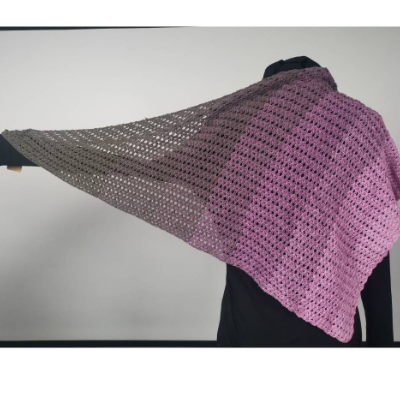 Dreieckstuch gehäkelt Handarbeit Farbverlauf rosé-khaki 