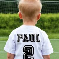 Personalisiertes Baby- und Kleinkinder-T-Shirt Fußball - dein Liebling in seinem eigenen Fußballtrikot Bild 1