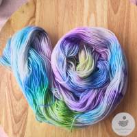 Handgefärbte Sockenwolle 4-fädig aus Schurwolle und Polyamid in frühlingshaften Farben zum Stricken oder Häkeln - 100g Bild 7