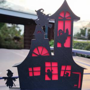 3D Druck Halloween Geisterhaus Deko mit Geistern , Hexe , Vogelscheuche Bild 1