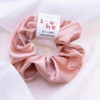 Scrunchie Satin Rose Haarband Blush Pink - handgenähter Haargummi - Zopfgummi Silk hair tie haar-schonender Scrunchie Bild 3