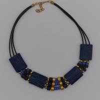Schicke Kette aus Keramikperlen, blau gold, 41 + 4 cm, Halskette aus Keramikperlen, Lederkette, Keramikschmuck Bild 2