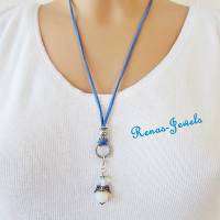 Schutzengelkette mit Opalglas Perlen Schutzengel Anhänger mittellang Engel Kette Veloursband blau weiß silberfarben Bild 4