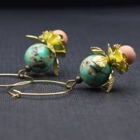 Ohrringe mit Metall Blüten, Creolen, gold, mint, altrosa Bild 1