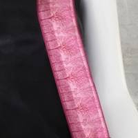 Umhängetasche aus echtem Leder in bordeauxrot mit breitem Träger aus Retro-Webband mit floralem Muster Bild 7