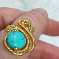 Ring mit Howlit türkis handgewebt in goldfarben verstellbar Paisley Muttertagsgeschenk Bild 6