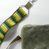 Handy-Gürteltäschchen aus echtem Leder in olivgrün, mit abnehmbaren breiten Gurtband im Retro-Stil Bild 3