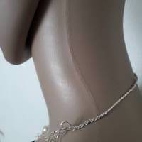 Wunderschönes Collier mit echten Perlen und versilberten Loops-Elementen Bild 3