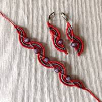 Makramee Schmuck bestehend aus Armband und Ohrringen in rot und mauve mit zartlila Acrylperlen Bild 3
