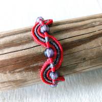 Makramee Schmuck bestehend aus Armband und Ohrringen in rot und mauve mit zartlila Acrylperlen Bild 5