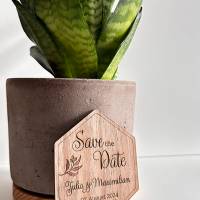 Save the Date Magnet aus Holz, originelle Karte zur Hochzeitsenladung, personalisiert Bild 2
