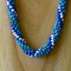 Häkelkette - Blaue Welle - in Blautönen mit weiß und silber, Länge 55 cm, Halskette aus Glasperlen gehäkelt, Perlenkette Bild 4