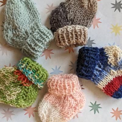 5 Minisocken - Dekosocken farblich sortiert