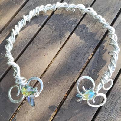 Alu Drahtschmuck,Wikinger Torque, keltischer Schmuck, gebogener Halreif,Elfenschmuck, Swarovski Anhänger, Elfenkette