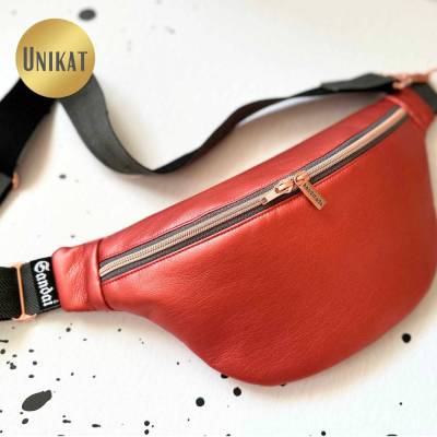 Unikat / Trendy Crossbag / Crossbody / HipBag / Bauchtasche / Gürteltasche / Umhängetasche aus Kunstleder in rot