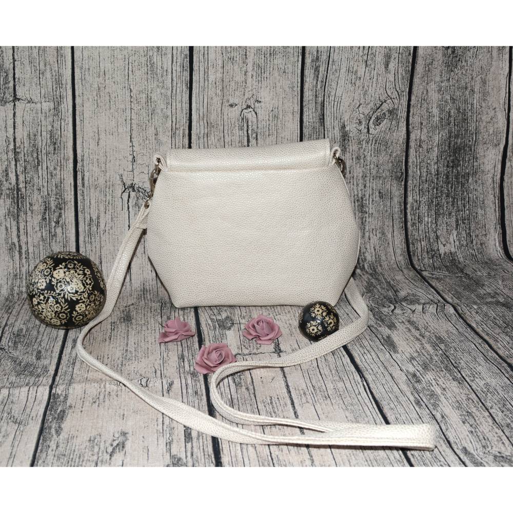 Abendtäschchen-Braut- Hochzeit- Brauttasche-Clutch-perlmutt-weiß