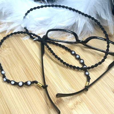 Handgefertigte Brillenkette mit MiracleBeads, handgeknüpft
