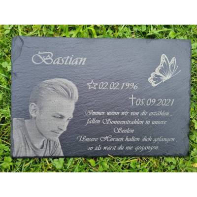 Grabstein/Gedenktafeln (30x20cm) aus Schiefer mit persönlicher Wunschgravur/Urnengrab/Grabschmuck/Fotogravur/Gedenktafel