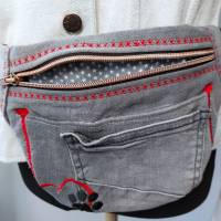 Crossbody Bag Bauchtasche aus grauem Jeans Hundeliebe Bild 2