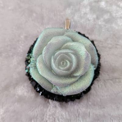 Kettenanhänger Harz Rose Drusy weiß-schwarz