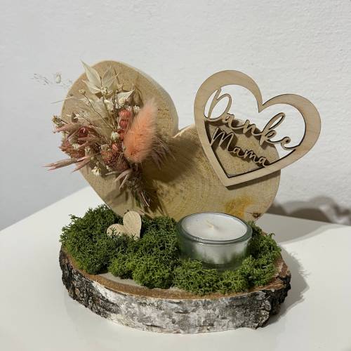Muttertagsgeschenk Muttertag Mamatag Geschenk mit Trockenblumen auf einer Baumscheibe