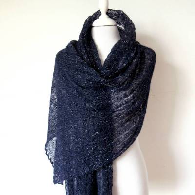 Nachtblaue Abend Stola aus Mohair und Alpaka mit silberfarbigen Lurex, elegantes Schultertuch gestrickt, edler Wrap