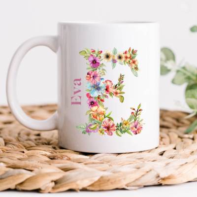 Personalisierte Tasse mit Blumenbuchstaben & Name – Keramiktasse, Geschenkidee für Mama, Schwester, Freundin oder Kolleg