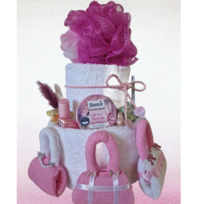 Handtuchtorte Geschenk für Frauen – Wellness, Handtaschen & Kosmetiktücher – Originelle Geschenkidee zum Geburtstag & Jahrestag