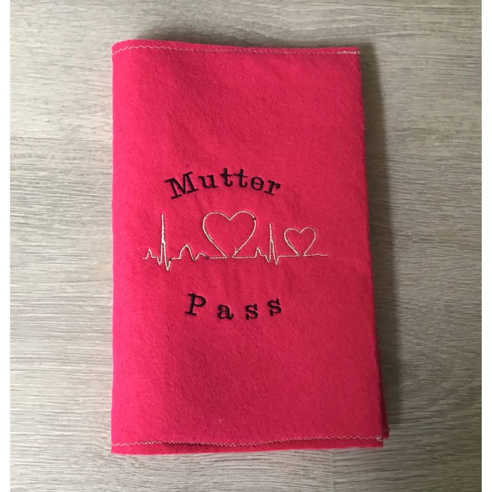 Umschlag für den Mutterpass aus Filz personalisierbar Herzschlag