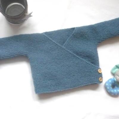 Baby Wickeljacke Bio Merino in Blau und der Größe 62/68