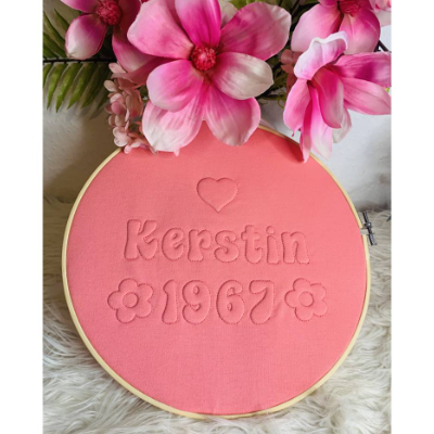 Stickdatei 3D Retro Schrift Trapunto – Buchstaben, Zahlen, Herz & Blume für Stickmaschine