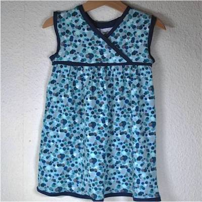 Mädchenkleid, Gr.86/92, mit blau-grünen Punkten
