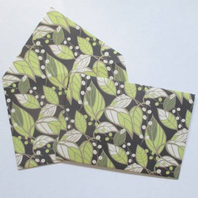 Briefumschlag, Geschenkumschlag, Schmuckkuvert Blätter und Beeren auf Schwarz, 4 Stück