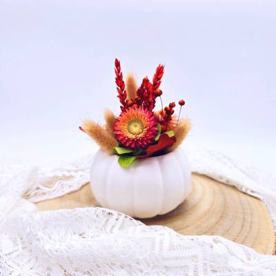 Deko Kürbis | herbstliche Deko | Herbst Dekoration | Gesteck aus Trockenblumen | herbstliche Tischdeko 