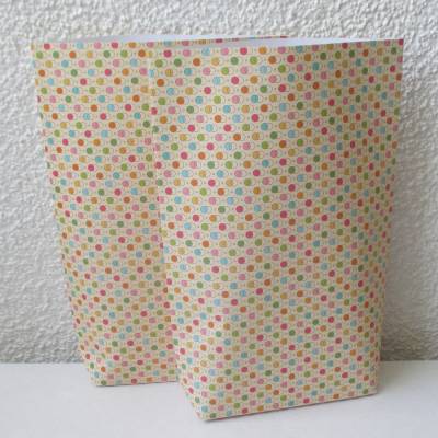 Geschenktüte Kreis an Kreis, 2 Stück Bodenbeutel-Papiertüten aus Geschenkpapier