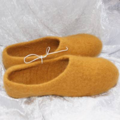 Filzschuhe - Puschen in Senfgelb Größe 41