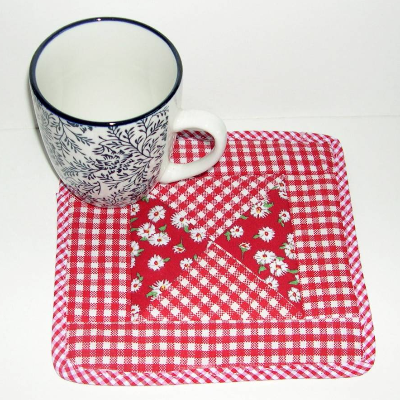 Tassenuntersetzer Gänseblümchen, Mug Rug,Tassenteppich, Patchwork-Becheruntersetzer,  Unikat, Wicht