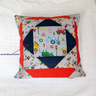 Patchwork-Kissenhülle Baustelle für Kinderzimmer – Bagger, Baustellenfahrzeuge, Jungs, 35x35 cm, Bauarbeiter-Kissen