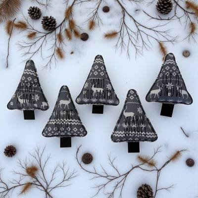 Stofftannenbäume 5er Set bestickt, Baumhänger, Geschenkanhänger