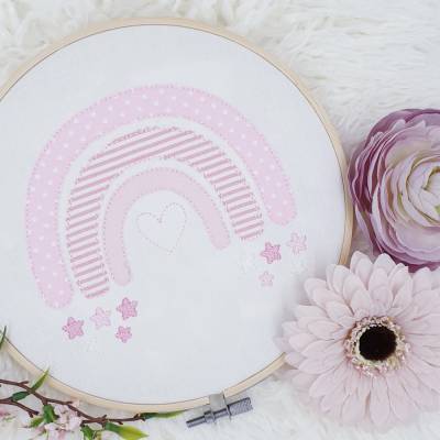 Stickdatei doodle Regenbogen mit Sternchen und Herz ab dem 10x10 Stickrahmen