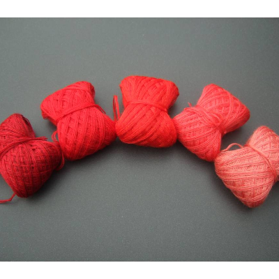 100% Schurwolle Merino extrafein Bobbel Mini Wolke 7 leuchtende Rottöne 4-fädig 5x 50m Lauflänge