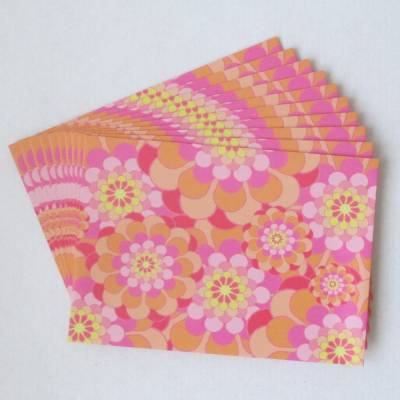 Retroliebe Flower-Power Retroblumen * 10 Briefumschläge, Schmuckumschlag, Geschenkumschlag all over in Pink/Orange