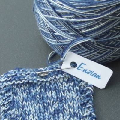 100% Schurwolle Merino extrafein Bobbel Konfetti Wolke 7 Enzian 4-fädig