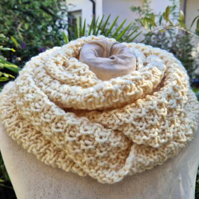 Dicker voluminöser Loop , reine Schurwolle***creme***unisex