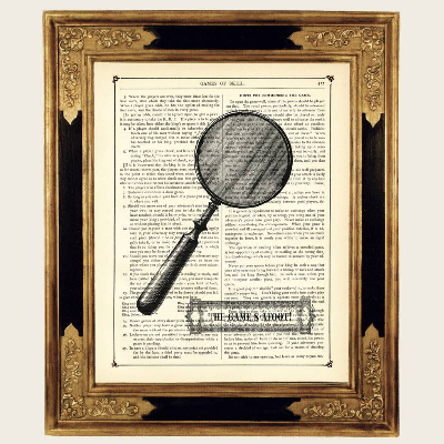 Sherlock Holmes Lupe The Game's Afoot Poster - Steampunk Dark Academia Druck auf antiker viktorianischer Buchseite