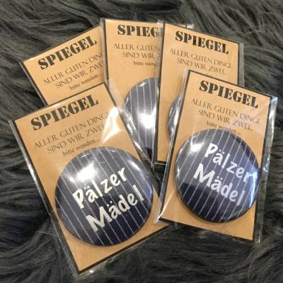 1 x Taschenspiegel im Winzerstoff Design